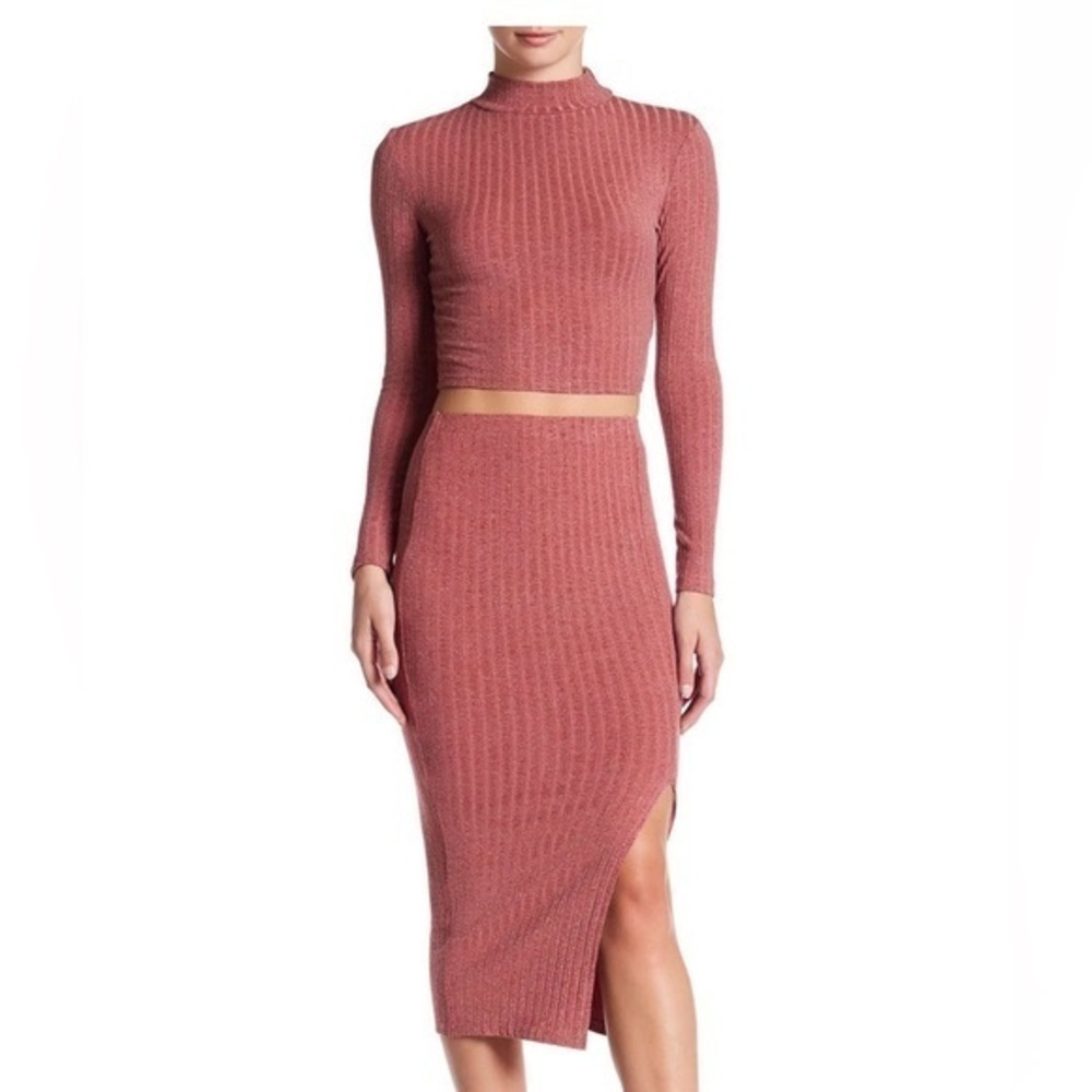 ♥️ Elegant Ribbed Pink Midi Skirt